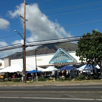 The Makaha Gateway - Community event.  Food, games, crafts, and costume contest - Shopping Centers Near Me - Waianae, Hawaii