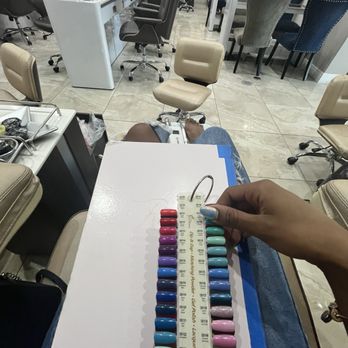 DL Nails& Spa - Interior - Nail Salons Near Me - Orlando, Florida