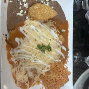 El Mariachi Tequila Bar & Grill - Enchiladas Suiza - Mexican Near Me - Chicago, Illinois El Mariachi Tequila Bar & Grill - Enchiladas Suiza - Mexican Near Me - Chicago, Illinois