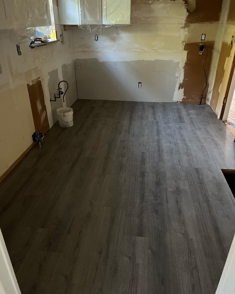 Slide of Royal Roof & Renovations