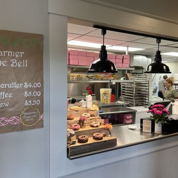 Farmer and The Bell - a woman working in a bakery - Donuts Near Me - Woodstock, Vermont Farmer and The Bell - a woman working in a bakery - Donuts Near Me - Woodstock, Vermont