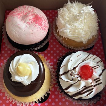 Smallcakes- A Cupcakery Elmhurst - Bakeries Near Me - Elmhurst, Illinois