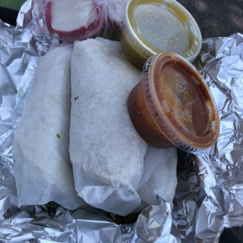 La Picosita - 3 Carne Asada tacos w/red & green salsas, limes, and radishes - Mexican Near Me - Lodi, California