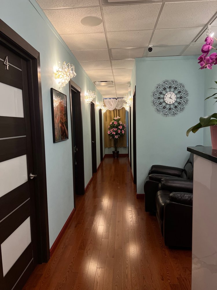 RENEW YORK SPA 40 Photos & 21 Reviews 797 8th Ave, New York, New