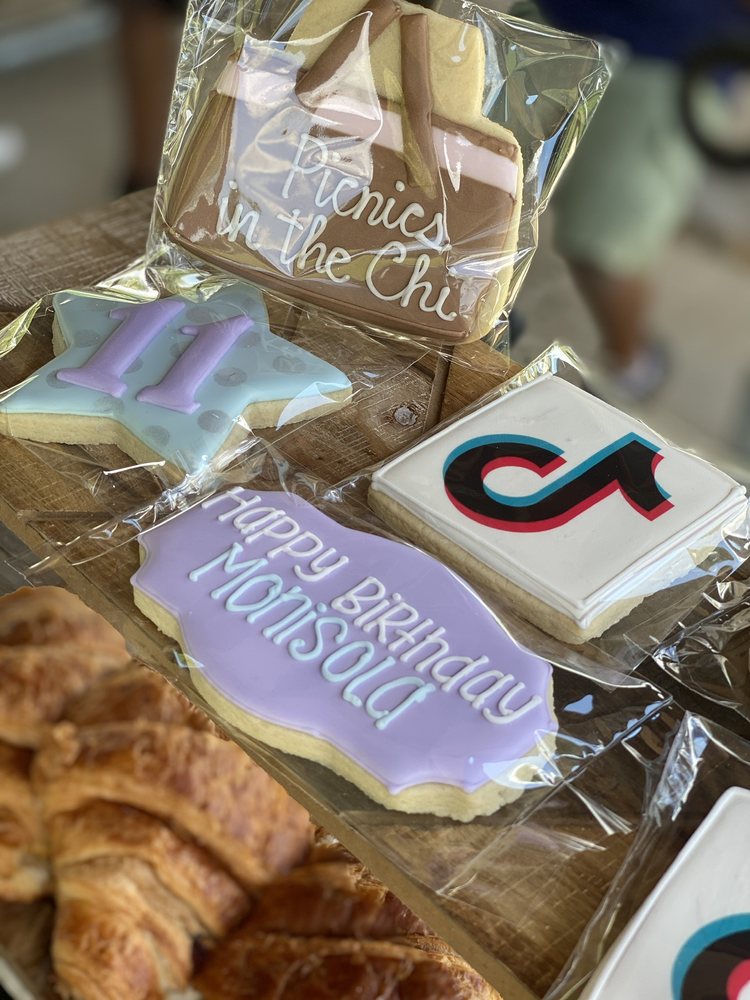 PICNICS IN THE CHI Updated July 2024 43 Photos Chicago, Illinois