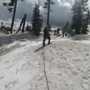SWS Mountain Guides - Climbing Near Me - Mount Shasta, California