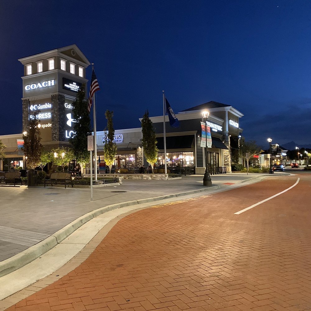 Norfolk Premium Outlets - Outlet Stores Near Me - Norfolk, Virginia Norfolk Premium Outlets - Outlet Stores Near Me - Norfolk, Virginia