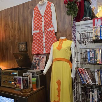 Box Boy Vintage - Cool dresses - Used, Vintage & Consignment Near Me - Joplin, Missouri Box Boy Vintage - Cool dresses - Used, Vintage & Consignment Near Me - Joplin, Missouri