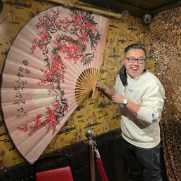 Big ass Asian fan in the selfie room?