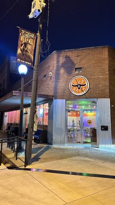 Delta Que & Brew by null