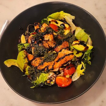 Saint Germain 7 - Grilled chicken salad - Restaurants Near Me - Malahide, D Saint Germain 7 - Grilled chicken salad - Restaurants Near Me - Malahide, D