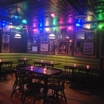 Honi Honi Tiki Lounge - Atmosphere - Tiki Bars Near Me - Edmonton, Alberta