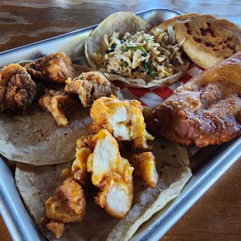 Bismarkcito - Seafood tacos and empanadas: lobster, shrimp, crab, snapper - Seafood Near Me - La Paz, BCS