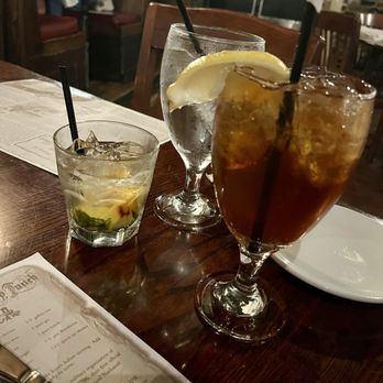 The Pirates’ House - Chatham Chiller, water, and sweet tea. - Southern Near Me - Savannah, Georgia The Pirates’ House - Chatham Chiller, water, and sweet tea. - Southern Near Me - Savannah, Georgia