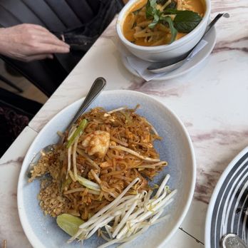 Wondee Siam - Shrimp pad Thai - Thai Near Me - New York, New York Wondee Siam - Shrimp pad Thai - Thai Near Me - New York, New York