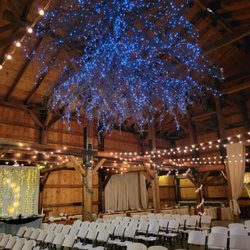 Schafer Barn on the Hill - Amazing Tree ligting