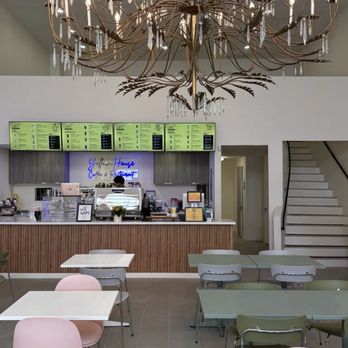Yellow House Cafe  - view from the entrance - Cafes Near Me - Northridge, California