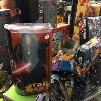 Quake Collectibles - Toy Stores Near Me - Chicago, Illinois