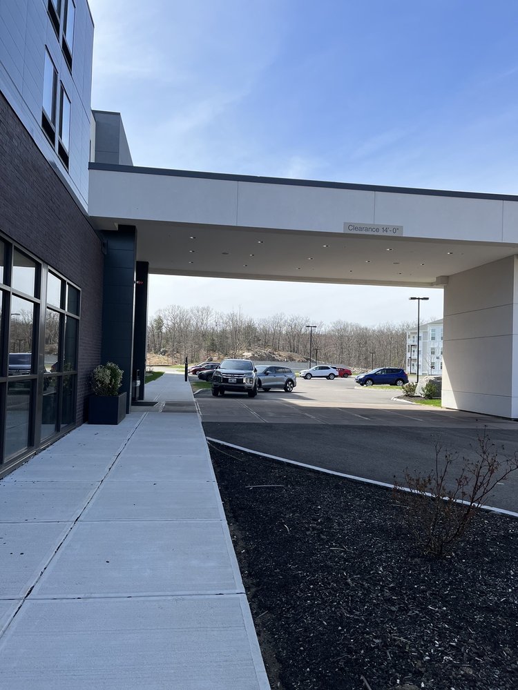 SPRINGHILL SUITES WRENTHAM PLAINVILLE 65 Ledgeview Way, Wrentham