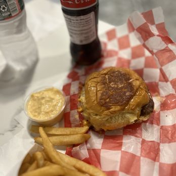 7th Street Burger Georgetown - Burgers Near Me - Washington, DC, District of Columbia