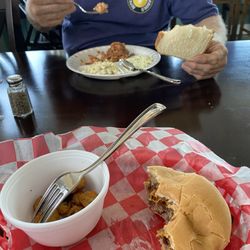 Momma T's Restaurant - hamburger basket and meatloaf platter