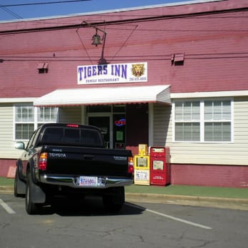Tigers Inn - American Near Me - Valley Head, Alabama
