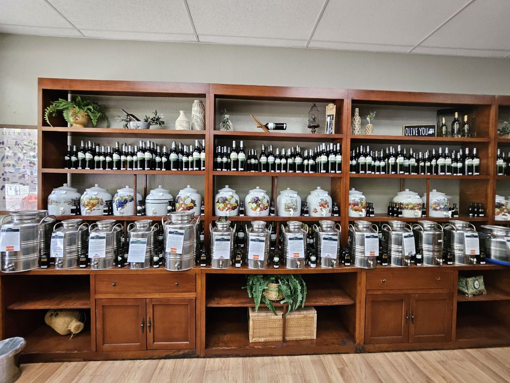 The Olive Bar Logo
