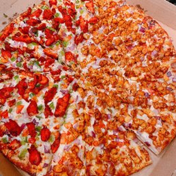 Achari Chicken Pizza Achari Chicken Pizza