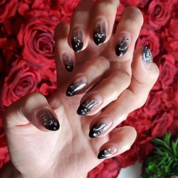 Chloe Nail Bar - Black ombré ice stone nail - Nail Salons Near Me - Alpharetta, Georgia