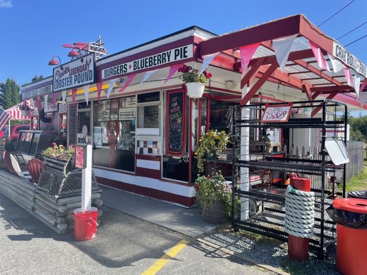 Charlotte's Legendary Lobster Pound by null
