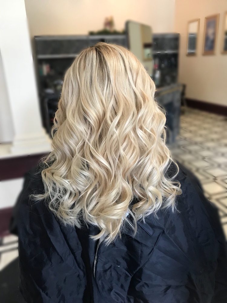 Cha'pel's Hair Gallery Logo