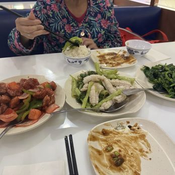 Chi Cafe - Pork Rib with Sweet and Sour Sauce  Stir-Fried On Choy and Squid in Shrimp Paste Pea Tip with Garlic - Hong Kong Style Cafe Near Me - Chicago, Illinois