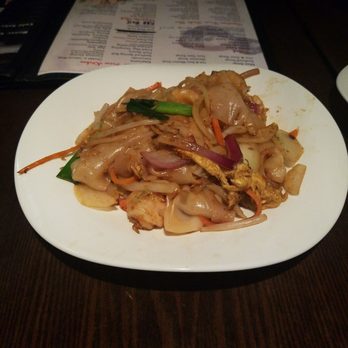 Sake Asian - Drunken noodles with shrimp. - Sushi Bars Near Me - Massapequa, New York Sake Asian - Drunken noodles with shrimp. - Sushi Bars Near Me - Massapequa, New York