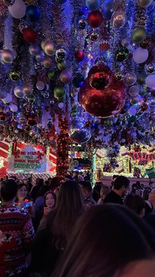 Frosty's Christmas Bar - Los Angeles by null