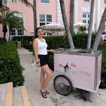 Pink Paradise Cafe - Cute ice cream cart outside the enterence - Coffee & Tea Near Me - Palm Beach, Florida Pink Paradise Cafe - Cute ice cream cart outside the enterence - Coffee & Tea Near Me - Palm Beach, Florida