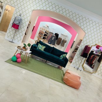 Pink Poppy Shoppe - Sitting area inside center with dressing rooms - Women's Clothing Near Me - High Point, North Carolina Pink Poppy Shoppe - Sitting area inside center with dressing rooms - Women's Clothing Near Me - High Point, North Carolina