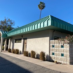 Ventura Endodontics - outside of the beautiful office!