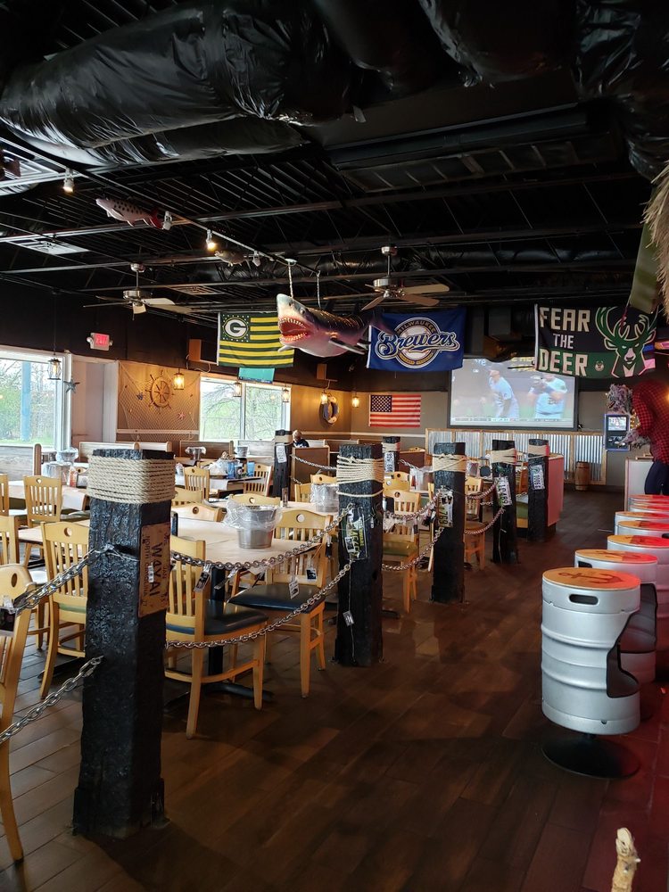 Red Crab Juicy Seafood, Milwaukee Roadtrippers