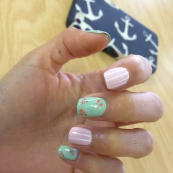 Studio Nails & Spa - Cute alternating design by Kevin - Nail Salons Near Me - Silverdale, Washington Studio Nails & Spa - Cute alternating design by Kevin - Nail Salons Near Me - Silverdale, Washington