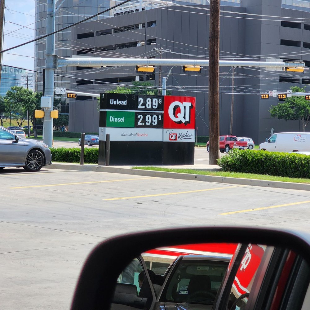QuikTrip - a gas station in a city - Gas Stations Near Me - Dallas, Texas QuikTrip - a gas station in a city - Gas Stations Near Me - Dallas, Texas