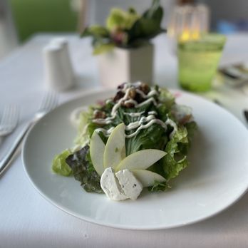 Orchids - Big Island Goat Cheese Salad - Breakfast & Brunch Near Me - Honolulu, Hawaii