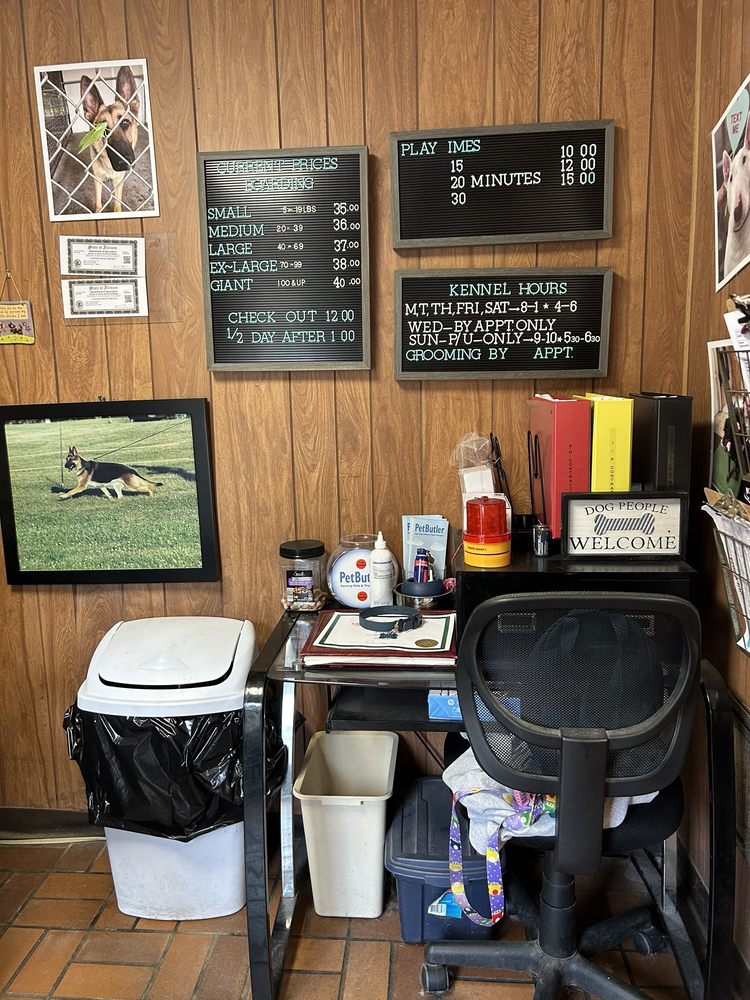 Cedar Lane Kennels - pet boarding facility in Downers Grove, IL