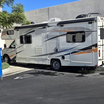 Quinto Sol Mobile Auto Detailing - Auto Detailing Near Me - Santa Ana, California
