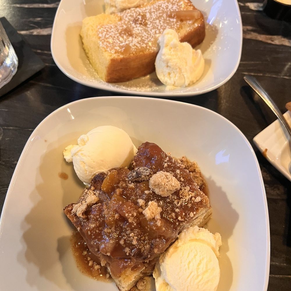 The Camden Social - Caramel Cake & Peach Cobbler Bread Pudding - Cocktail Bars Near Me - Minneapolis, Minnesota