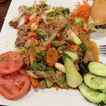 Yummy Pho House - Fry noodles N1. House Special Stir-Fry/Crispy Noodles - Vietnamese Near Me - Magnolia, Texas Yummy Pho House - Fry noodles N1. House Special Stir-Fry/Crispy Noodles - Vietnamese Near Me - Magnolia, Texas