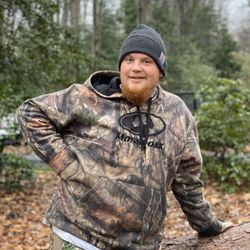 Fant’s Tree Service - Roger Lee. Roger Lee one of our groundsmen. He's one tough guy!