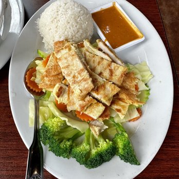 The Coconut Downtown - Praram chicken with peanut sauce - Thai Near Me - Reno, Nevada The Coconut Downtown - Praram chicken with peanut sauce - Thai Near Me - Reno, Nevada