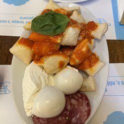 Pizzeria Alleria - Cheese/salami appetizer