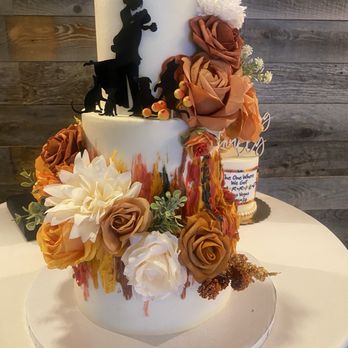 Drago Sisters Bakery - My daughter and her husband were tickled to death with their fall colored flower cake. They have 2 dogs and 2 cats. - Bakeries Near Me - Las Vegas, Nevada