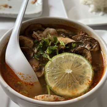 Gindi Thai - Tom Yum Soup - Sushi Bars Near Me - Burbank, California Gindi Thai - Tom Yum Soup - Sushi Bars Near Me - Burbank, California